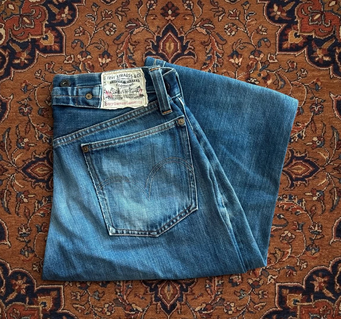 ヴィンテージLevi'sデニムパンツ（赤タブ）